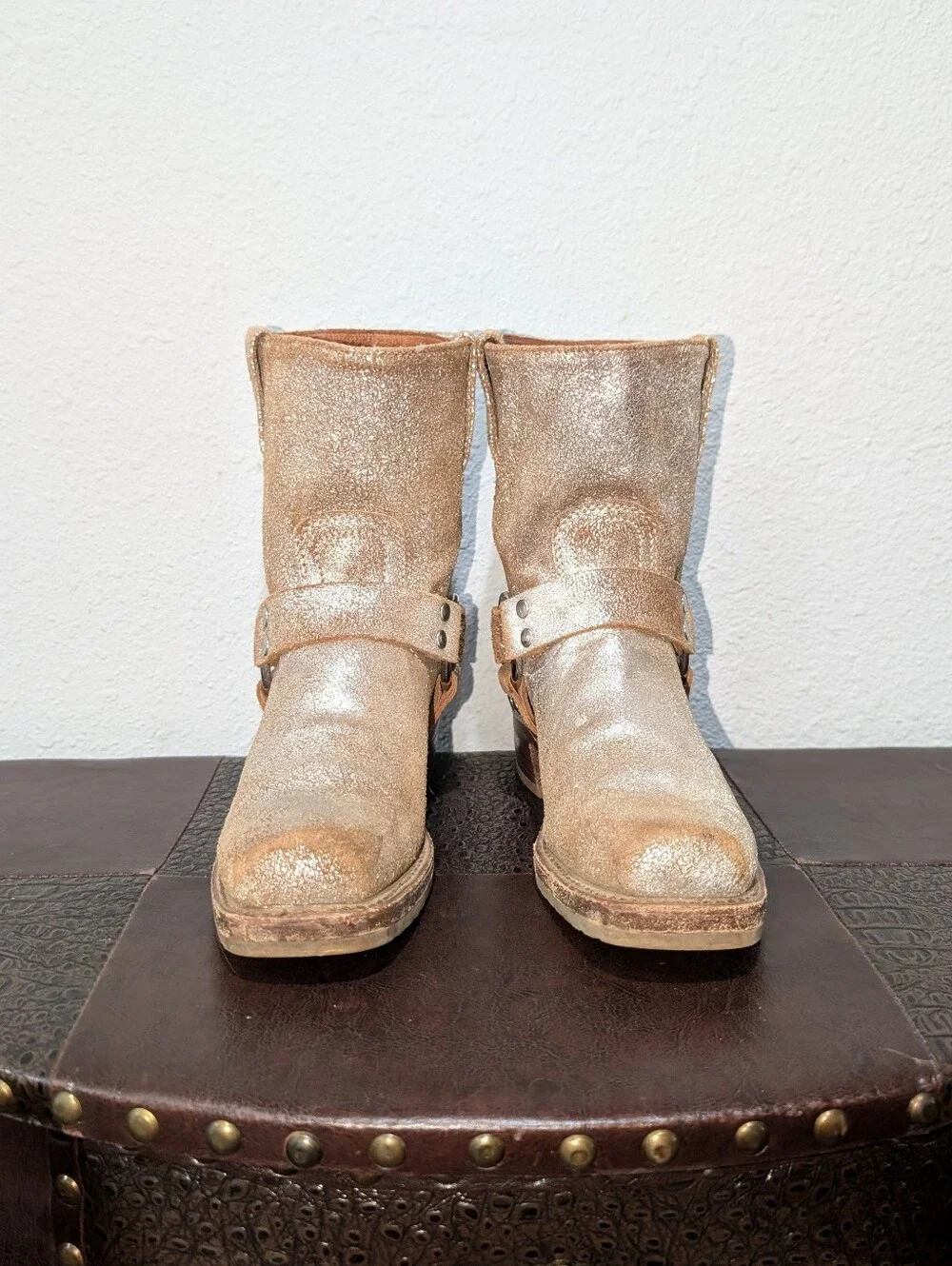 Frye Harness 8G Glitter Silver Tan Pull On Metallic Cowboy Short Boot Size 7.5